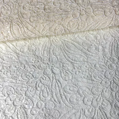 RENDA BORDADA LANTEJOULAS